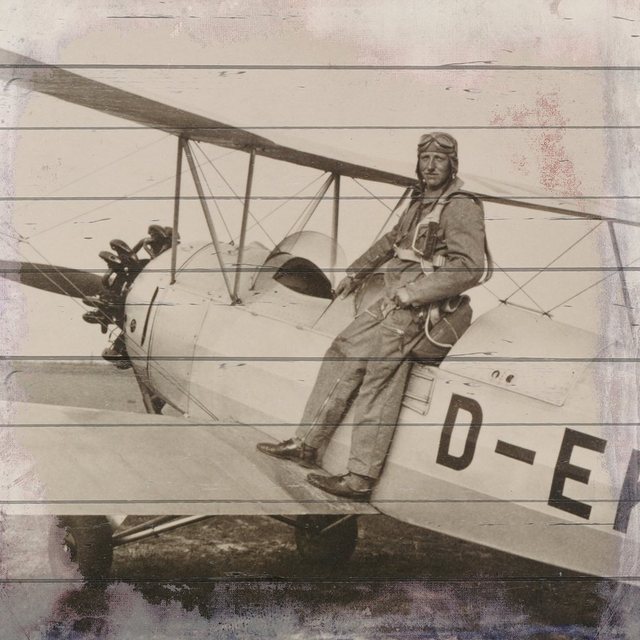 queence Holzbild »Altes Flugzeug mit Pilot«, 40x40 cm-Bilder-Inspirationen
