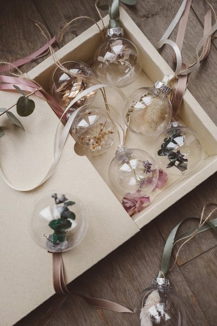 We are Flowergirls Dekohänger (4 Stück), Dekokugeln aus Glas, handgefüllt mit Trockenblumen-Dekohänger-Inspirationen