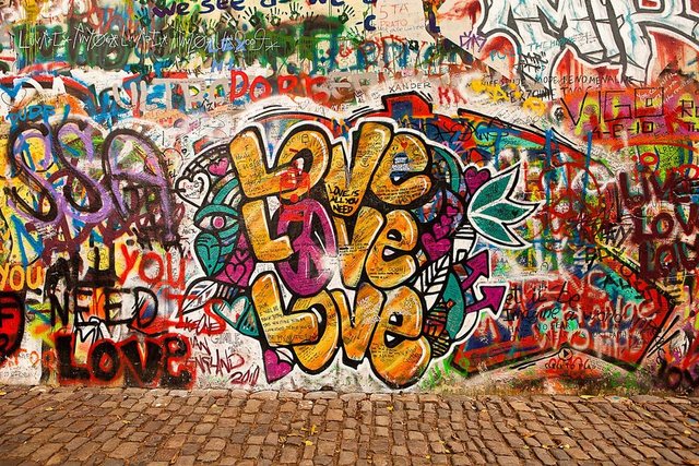 Papermoon Fototapete »Love Graffiti Wand«, samtig, samtig, Vliestapete, hochwertiger Digitaldruck-Tapeten-Inspirationen