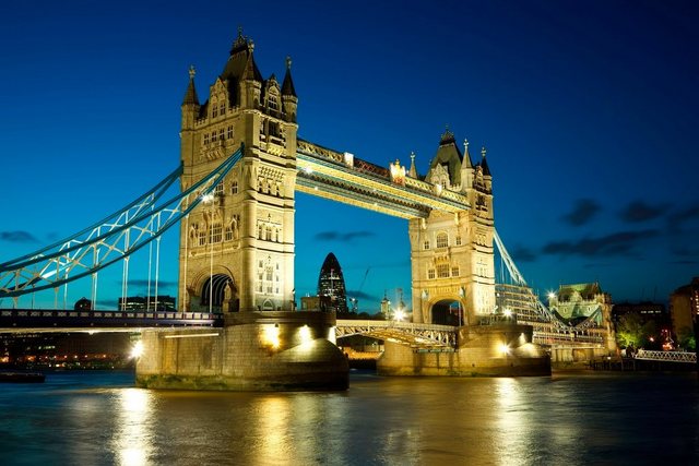 Papermoon Fototapete »Tower Bridge«, glatt-Tapeten-Inspirationen