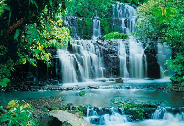 Komar Fototapete »Pura Kaunui Falls«, glatt, bedruckt, Wald, geblümt, (Set), ausgezeichnet lichtbeständig-Tapeten-Inspirationen