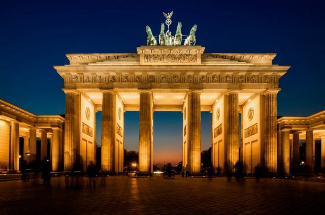Papermoon Fototapete »Brandenburg Gate«, matt, BlueBack, 7 Bahnen, 350 x 260 cm-Tapeten-Inspirationen