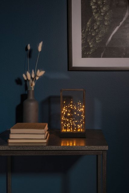 KONSTSMIDE LED Laterne, LED Glaslaterne rechteckig mit schwarzem Holzfundament-Kerzenhalter-Inspirationen